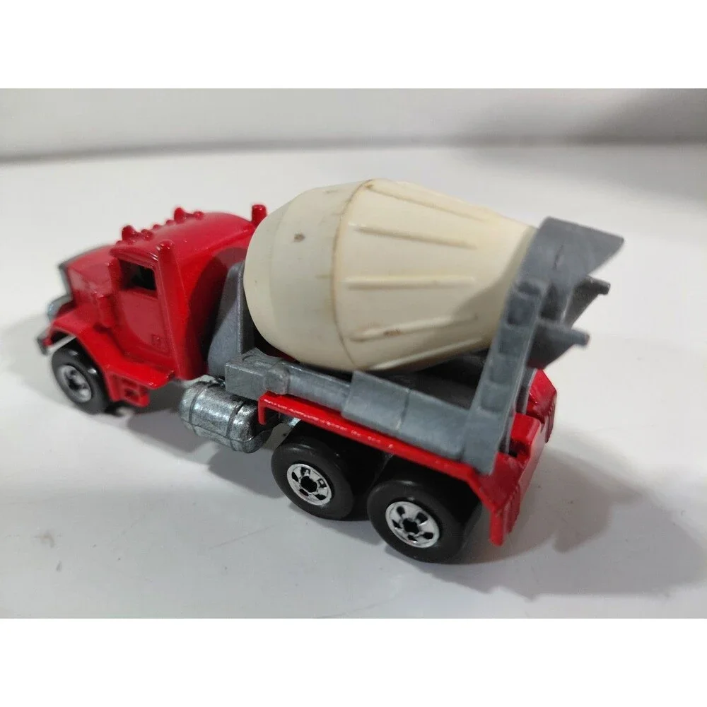 Hot Wheels 1:64 Die Cast Black Wall 1979 Malaysia Peterbilt Cement Truck